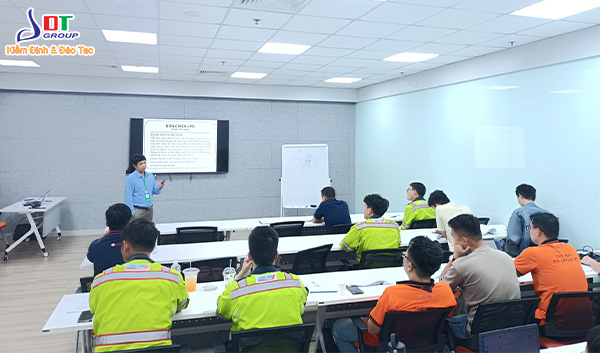huấn luyện an toàn vệ sinh lao động huấn luyện an toàn vệ sinh lao động